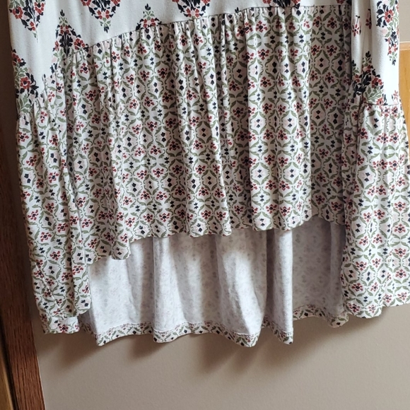 Ladies top - Picture 4 of 4